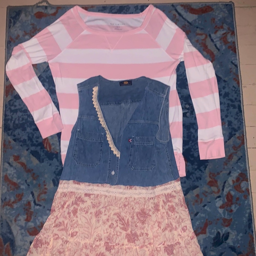Lot of four shirts, ladies size large